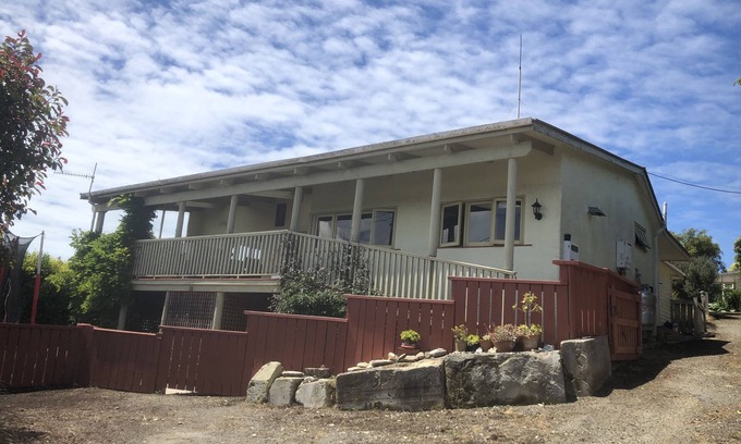 Kakanui Maison | Relaxed family accommodation close to the beach and river.
