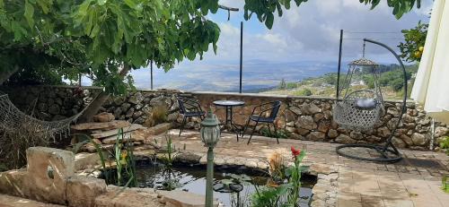 Safed Appartement | Relaxed garden apartment with Galilee sea view 1