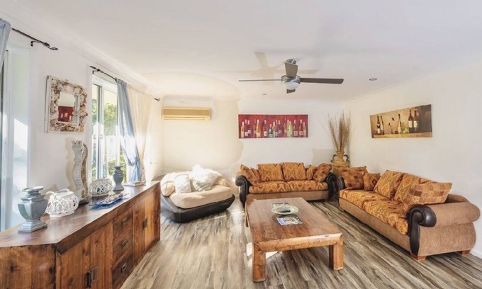 Mooball Maison | Relaxed Rustic style Country home, bush fire pit, 10 min from Pottsville beach