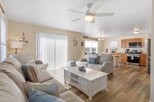 Little Egg Harbor Maison | Relaxing Lagoon Home in Little Egg Harbor