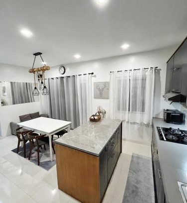 Balanga Maison | Relaxing 2BR Corner Home with Calming Lanai Area