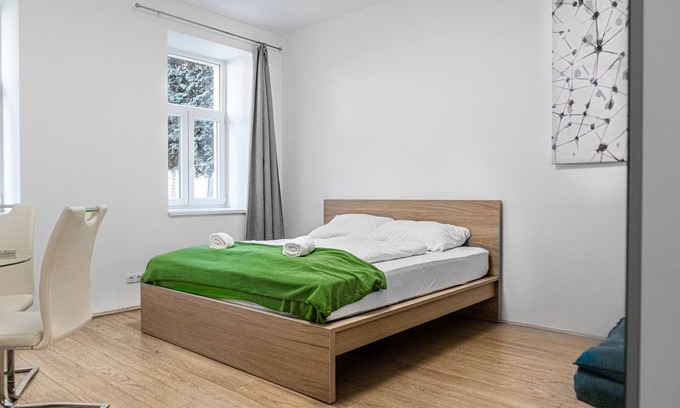 Simmering Appartement | Relaxing 2BR shared Apt. U3 Enkplatz