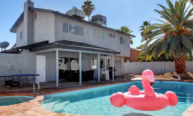 Paradise Maison | Animada 5bd / 4ba + piscina / sauna / barbacoa, 10 minutos a Strip