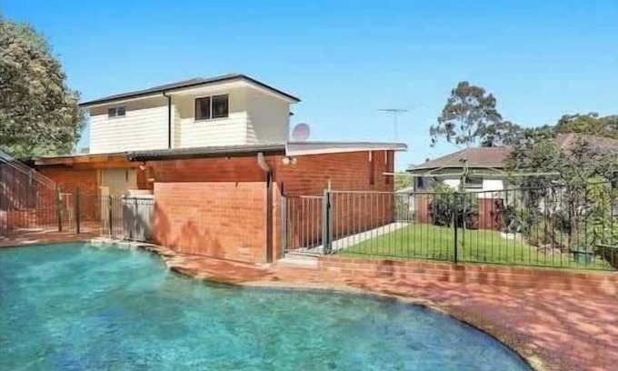 Carlingford Maison | Relaxing 6 Bedroom Escape in Carlingford with Pool
