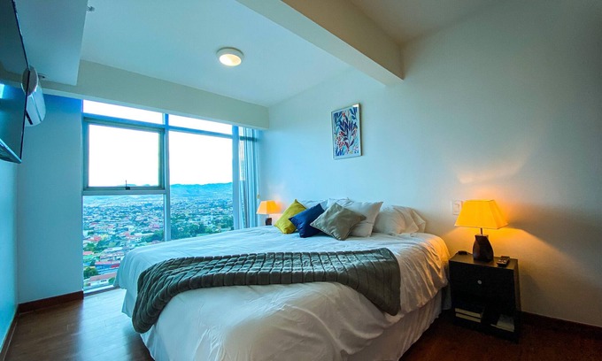 Catedral Appartement | Relaxing Apt 17th Floor w Balcony Pool A/C Wifi