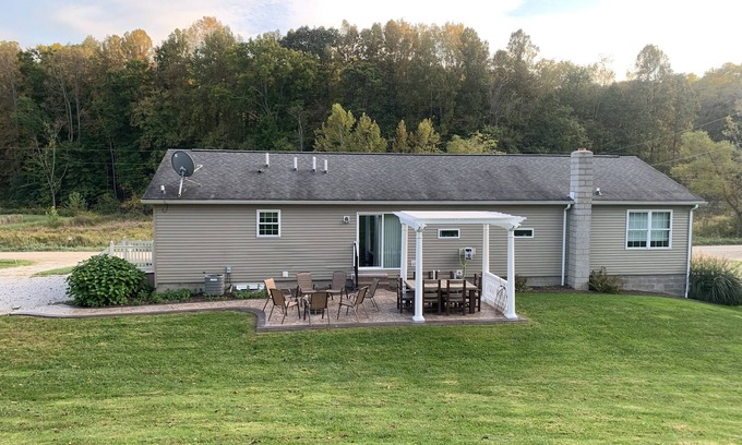 Fresno Maison | Maison de campagne relaxante en Ohio! Récemment meublé! Conviviale et familiale!