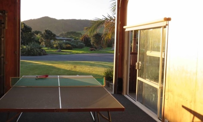 Whangapoua Maison | Les mers le jour. Famille moderne bach.