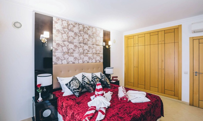 Areias de Sao Joao Hôtel | Relaxing Getaway Awaits! Spacious Suite, Kitchenette, Indoor and Outdoor Pools!