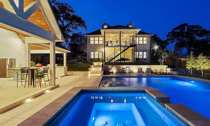 Ventress Maison | Relaxing Getaway on False River, with Swimming Pool, Hot Tub & Outdoor Kitchen