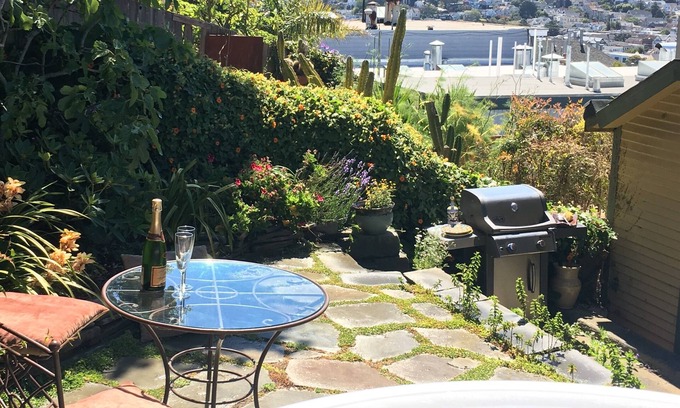 Corona Heights Maison | Maison de détente avec vue imprenable, cuisine du chef et bain à remous au centre de SF