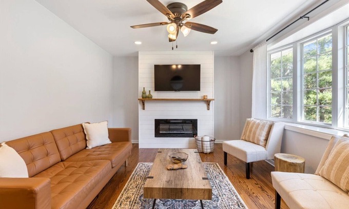 Hendersonville Maison | Relaxing House near the Lake!