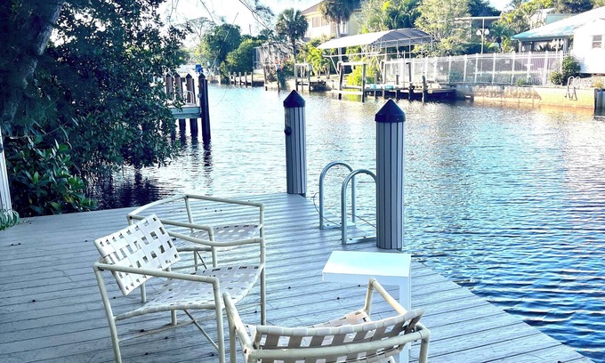 Central Naples Maison | Relaxing house with spacious dock tucked on Gordon River. Live the Florida dream