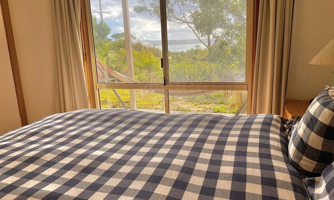 Island Beach Maison | Relaxing Island Getaway