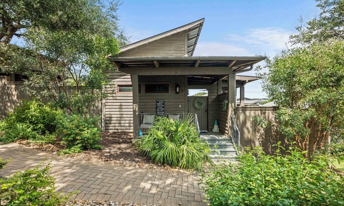 Spicewood Cabine | Relaxing Lake Escape | 1BR | Pickleball | BBQ
