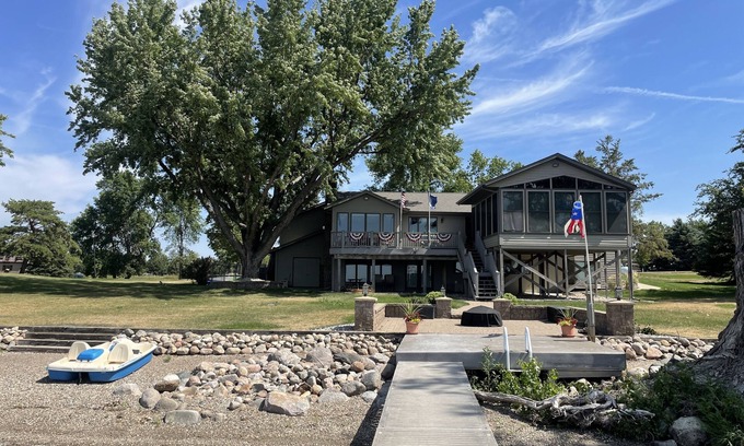 Rutland Lit Et Petit-Déjeuner | Relaxing Lake House, Private Beach/Yard, Dock, Jetski Lift, Continental Breakfst