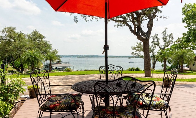 Rocky Ridge Appartement | Relaxing Lake Travis waterfront apartment with boat launch
