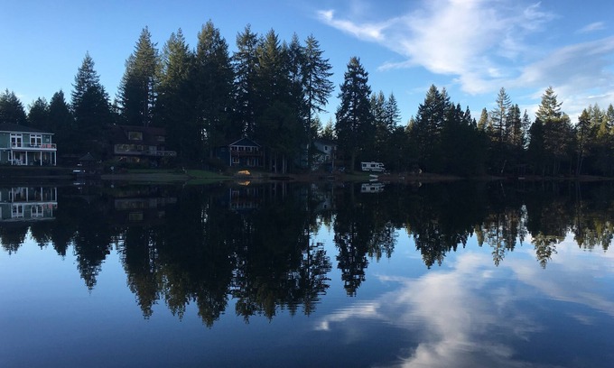 Port Orchard Maison | Relaxing Lakeside Retreat (not accepting reservations at this time)