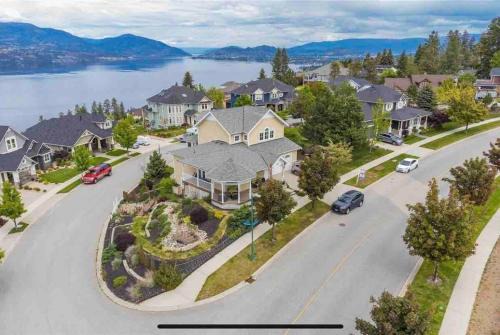 Southwest Mission Maison | Relaxing Lakeview 2 bedroom entire suite