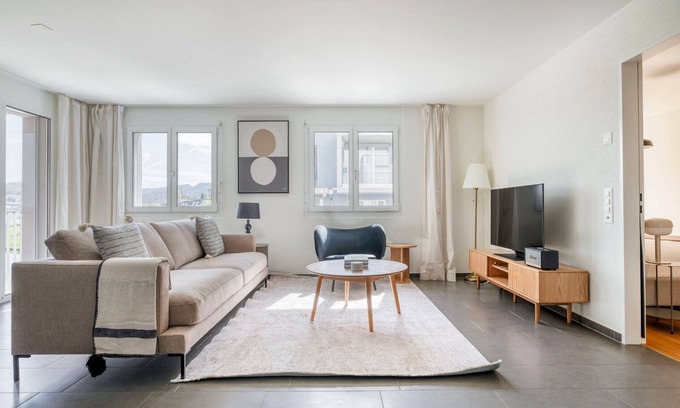 Center Appartement | Relaxing Leimbach 2BR w/ Storage & Shared Garden, nr Train, by Blueground