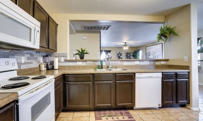 Tuscano Maison | Relaxing Phoenix Home w/ Patio & Fenced-In Yard