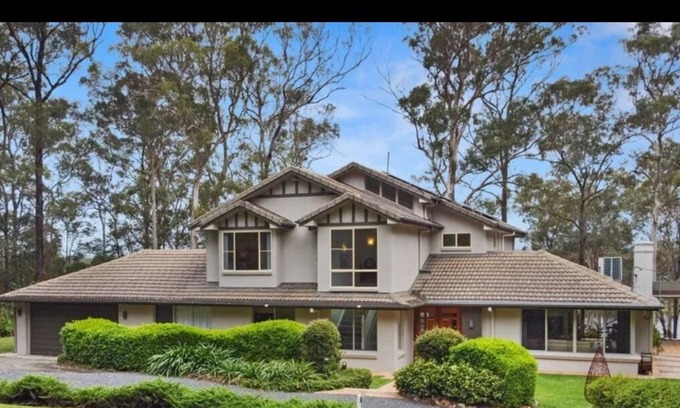 Capalaba Maison | Relaxing retreat house with water view