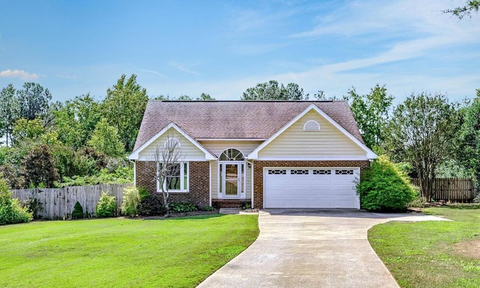 Apex Maison | Charming 3-bedroom house in Apex
