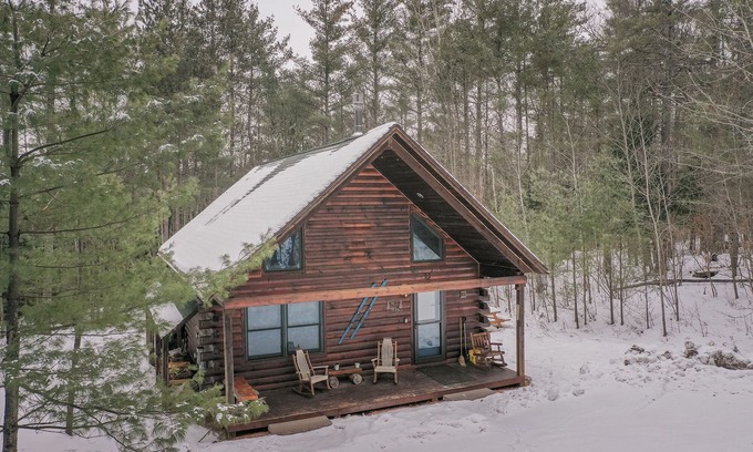 Jay Cabine | Relaxing River Access Cabin