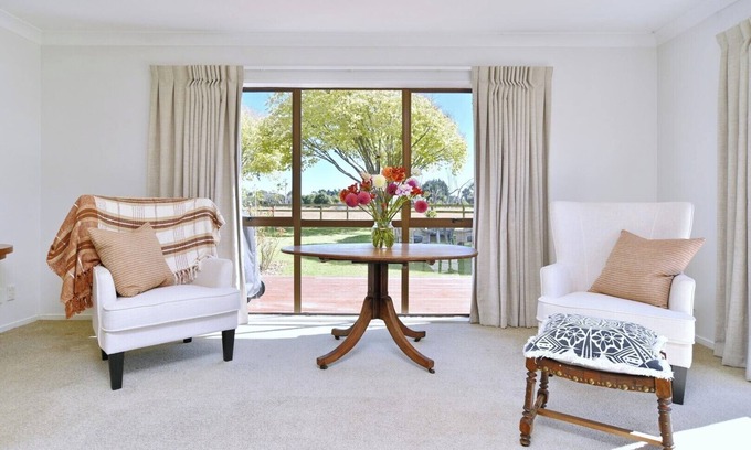 Kaiapoi Maison | Relaxing Rural Getaway – Near Kaiapoi Lakes, Room to Roam