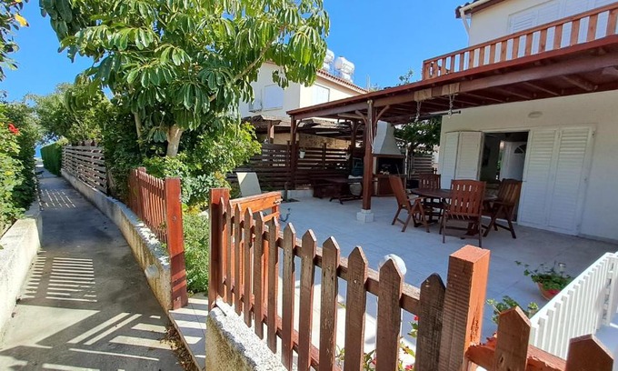 Pervolia Appartement | Relaxing Seaside Manors
