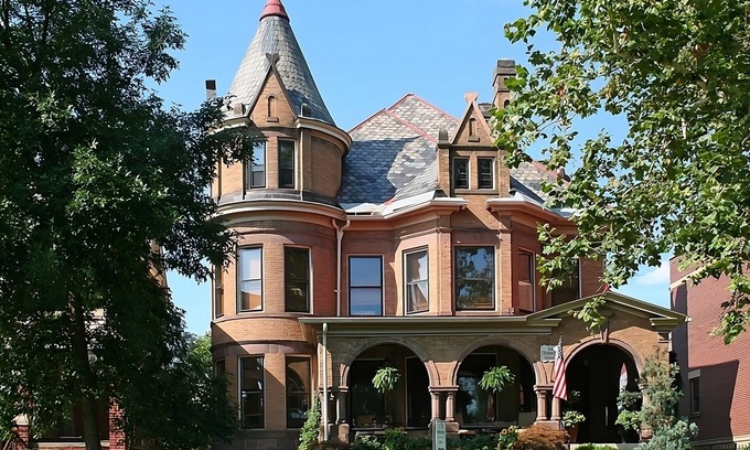 Downtown Columbus Hôtel | Relaxing Stay Downtown! Near Victorian Village, Pets are Welcome, w/ Garden!