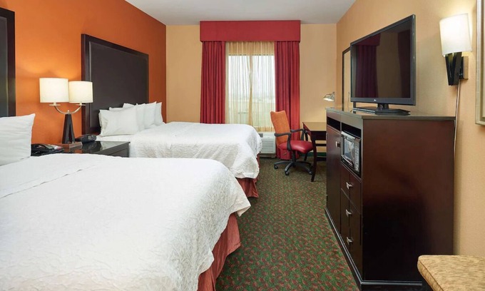 Waco Hôtel | Relaxing Stay, Easy Access to I-35! Free Parking & Breakfast | 2 Units