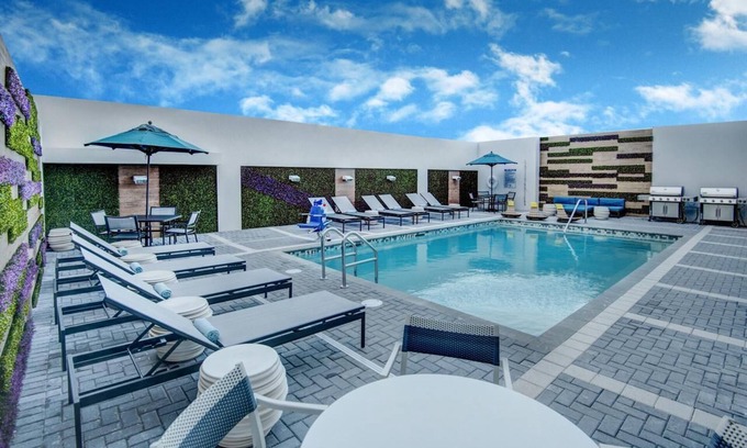 Flagami Hôtel | Relaxing Suites near Miami Airport | 3 Units | Pool & Spacious Suites