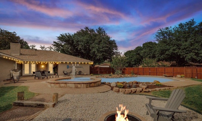 DeSoto Maison | Relaxing Texas Retreat, 4BR w Pool & Dream Kitchen