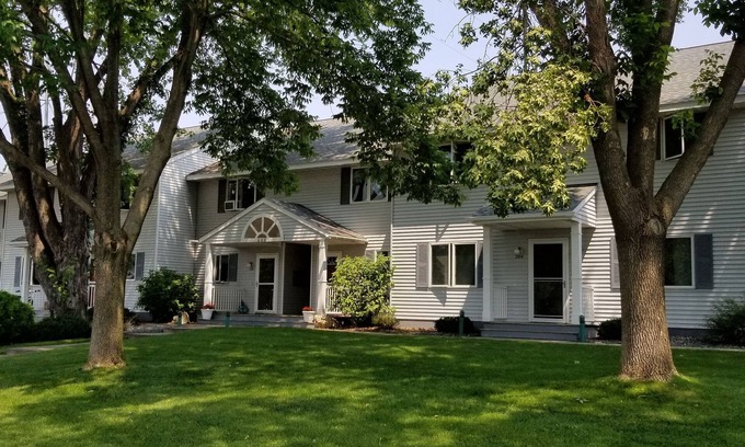 Wabasha Copropriété | Relaxing two bedroom riverside condo