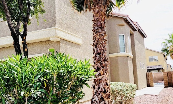 Whitney Maison | Relaxing Vegas Home Away From Strip