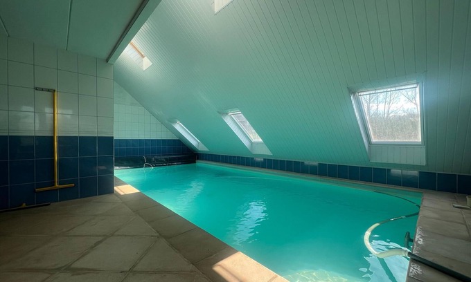 Filot Villa | Villa de Filot avec piscine couverte