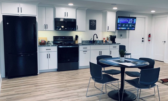 Edwardsville Appartement | Relaxing Woodland Getaway