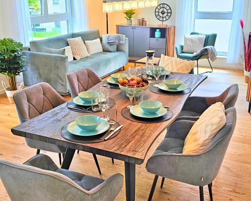 Koenigs Wusterhausen Appartement | RelaxRefugium LUXUS - Küche, Arbeitsplätze, Stellplatz & Komfort für bis 6 Gäste