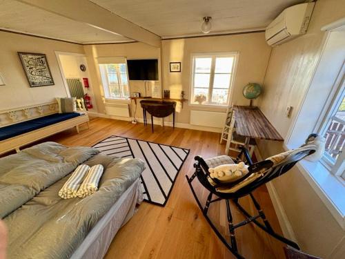 Osthammar Appartement | Remarkable Harbour View Cabin.