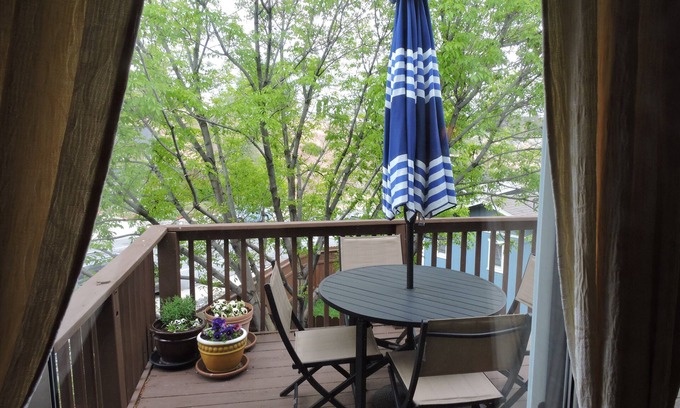 West University Maison | Remarkable Reno Residence, Location Perfect, Beautiful Interior