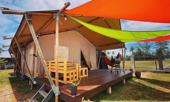 Pantai Penarik Autre | Rembulan Escape - Beachfront safari tent