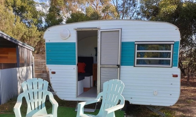 Wallington Maison | Remedy Farm Retreat - peaceful, private glamping 5 mins from Beach