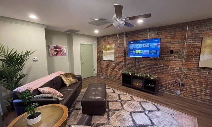 Central Northside Appartement | Remodeled 1 BR in an historic neighborhood