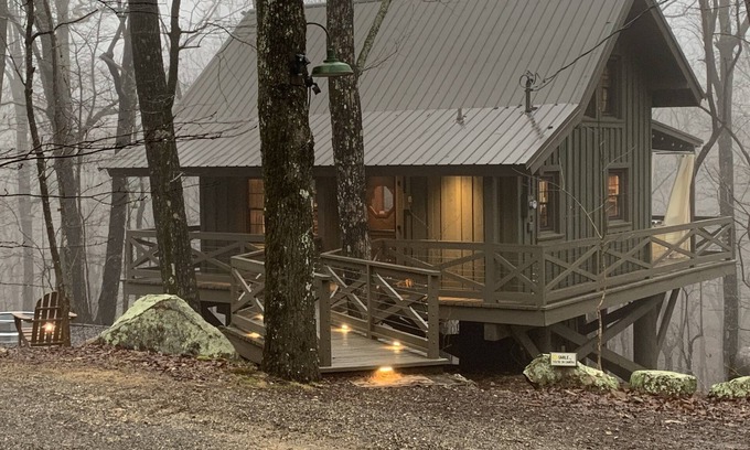Mentone Maison | Newly remodeled cabin near DeSoto State Park and Historic Downtown Mentone