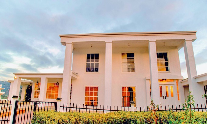 North Broadway Maison | Remodeled Estate w/pool and Serene Mountain Views, Central to city & Event Space