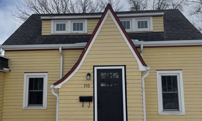 Fosston Maison | Remodeled home in the middle of town driving distance to lakes!