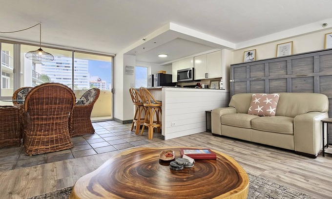 Diamond Head - Kapahulu - St. Louis Appartement | Remodeled in 2022, Diamond Head 2 Bedroom Oceanfront condo