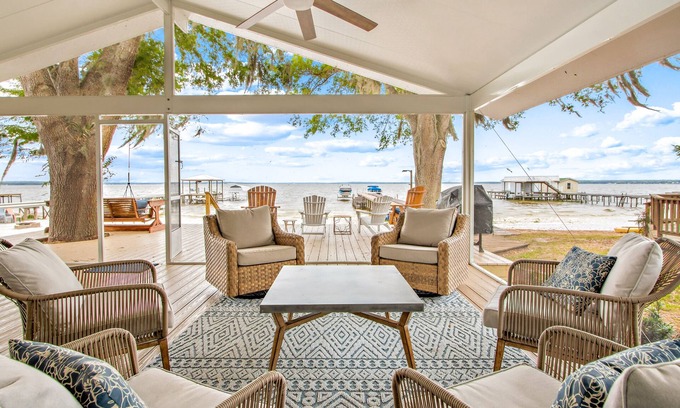 Candler Maison | Remodeled Lake House on Lake Weir