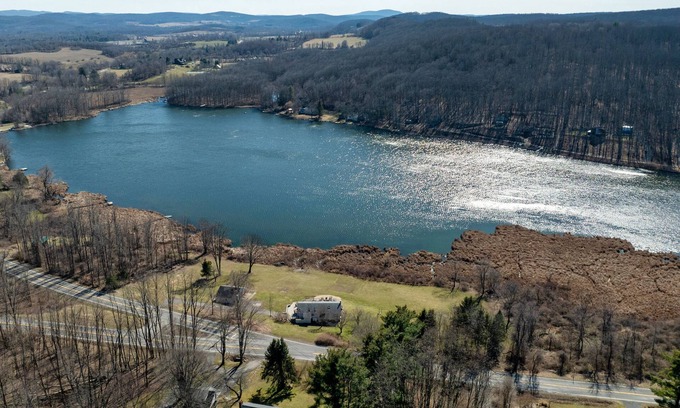 Ancram Maison | Remodeled Lakefront retreat! Summertime is coming! Come relax by the lake!!