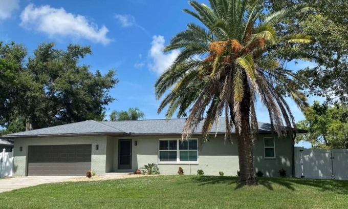 Palma Sola Maison | Remodeled Pool Home in NW Bradenton - Just 5 miles to Anna Maria Island!